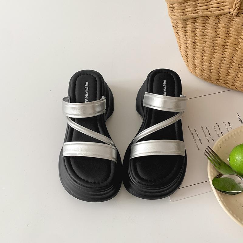 

Lightweight fashion popular non-slip one-word thick-soled slippers for women s summer wear 2025 new white height-enhancing cool slippers 40 серебряный