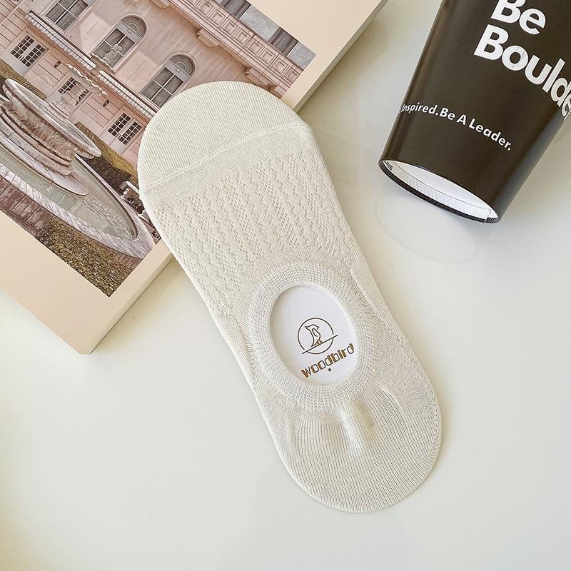 Female Summer Thin Mesh Absorbs Sweat and Does Not Slip Off with Shallow Mouth Invisible Socks