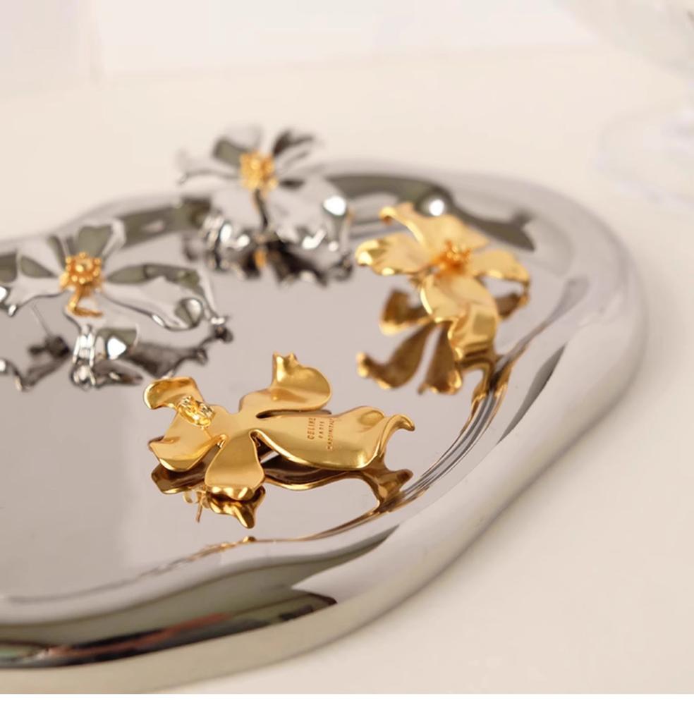 Niche Retro French High-end Temperament Metal Flower Simple Earrings Earrings Women