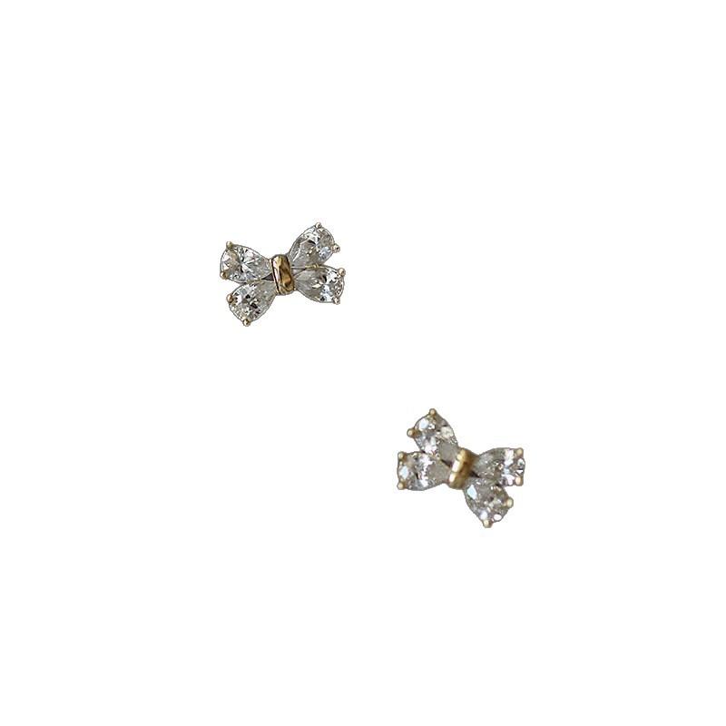 Exquisite and Compact Bow-shaped Earrings for Women, Light Luxury Earrings, Fashionable and Versatile Jewelry.