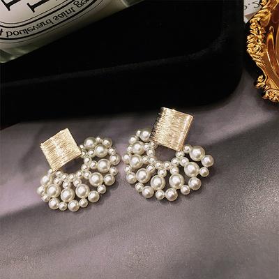 Boucles d'oreilles tissées de perles en forme d'éventail, design nouveau, haut de gamme, niche, célébrité du web, boucles d'oreilles à tempérament élégant et polyvalent pour femmes