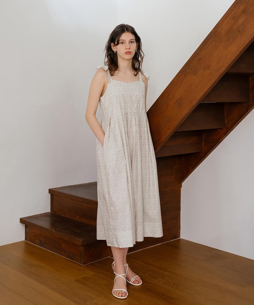 YOUNESS Ivory Flower Pleated Dress
