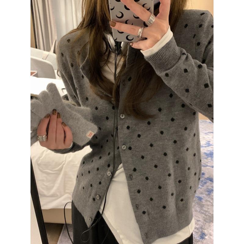 

Contrast color polka dot single-breasted sweater cardigan women s autumn soft waxy cotton velvet design jacket knitted top L серый