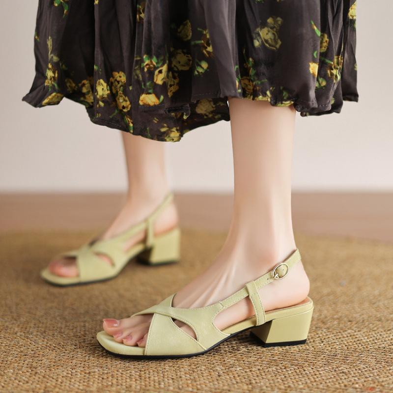 Summer One-word Sandals Women's New Casual Sandals Women's Buckle Rubber Sole Large and Small Size Women's Shoes Round Head Middle Heel