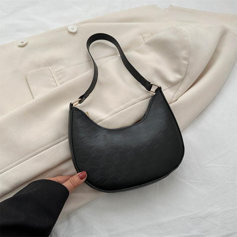 Trendy Pink Pu Shoulder Bag For Women Elegant Simple Crescent Shape Ideal For Daily Use