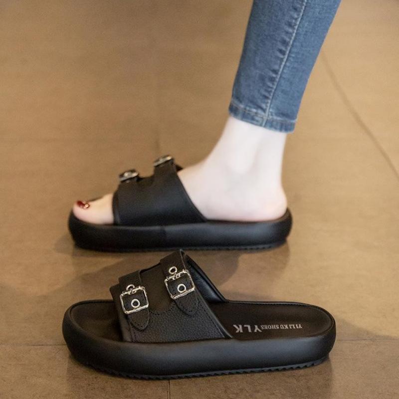 Internet celebrity cool slippers women wear 2025 new summer French platform bread beach mop casual out