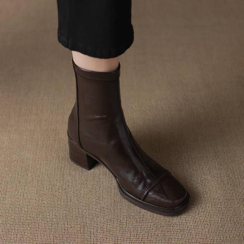 

New women s leather knight boots comfortable medium heel large size leather boots square heel rear zipper versatile autumn and winter mid boots women 40