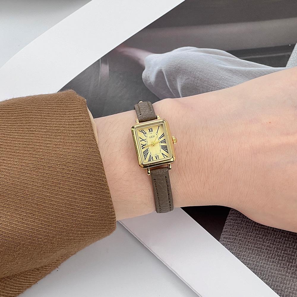 Roman Retro Small Exquisite Square Student Watch Women'S Simple Temperament Belt Quartz Watch