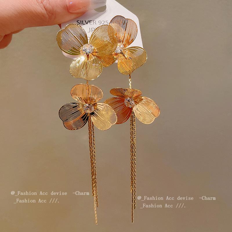 Real Gold Electroplated Silver Needle Flower Fringed Earrings European and American Exaggerated Design Studs, Niche High-end Earrings