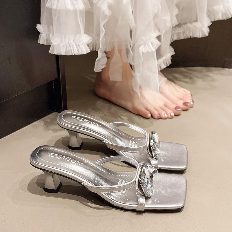 Strass Zehenfrei Cool Pantoletten Damen 2025 Sommer Neu Temperament Sexy und Schön Quadratischer Kopf Dicker Absatz Keine Müden Füße Hohe Absätze