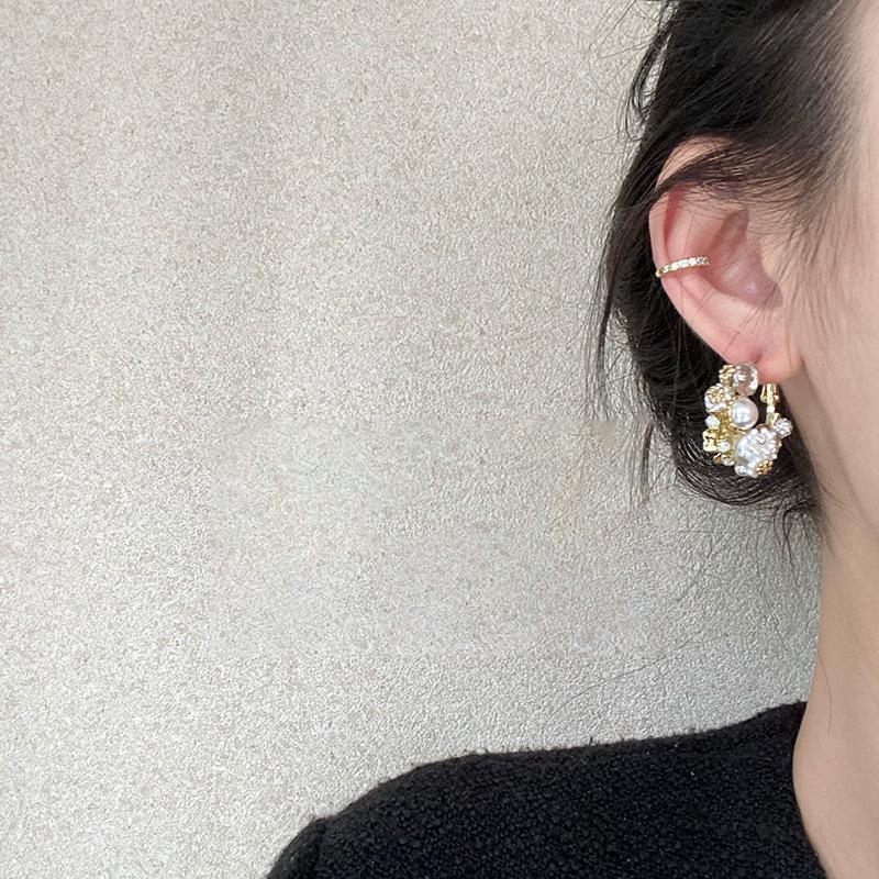 Diamond-Inlaid Silver Pearl Flower Earrings: Luxurious French Retro Studs for Women