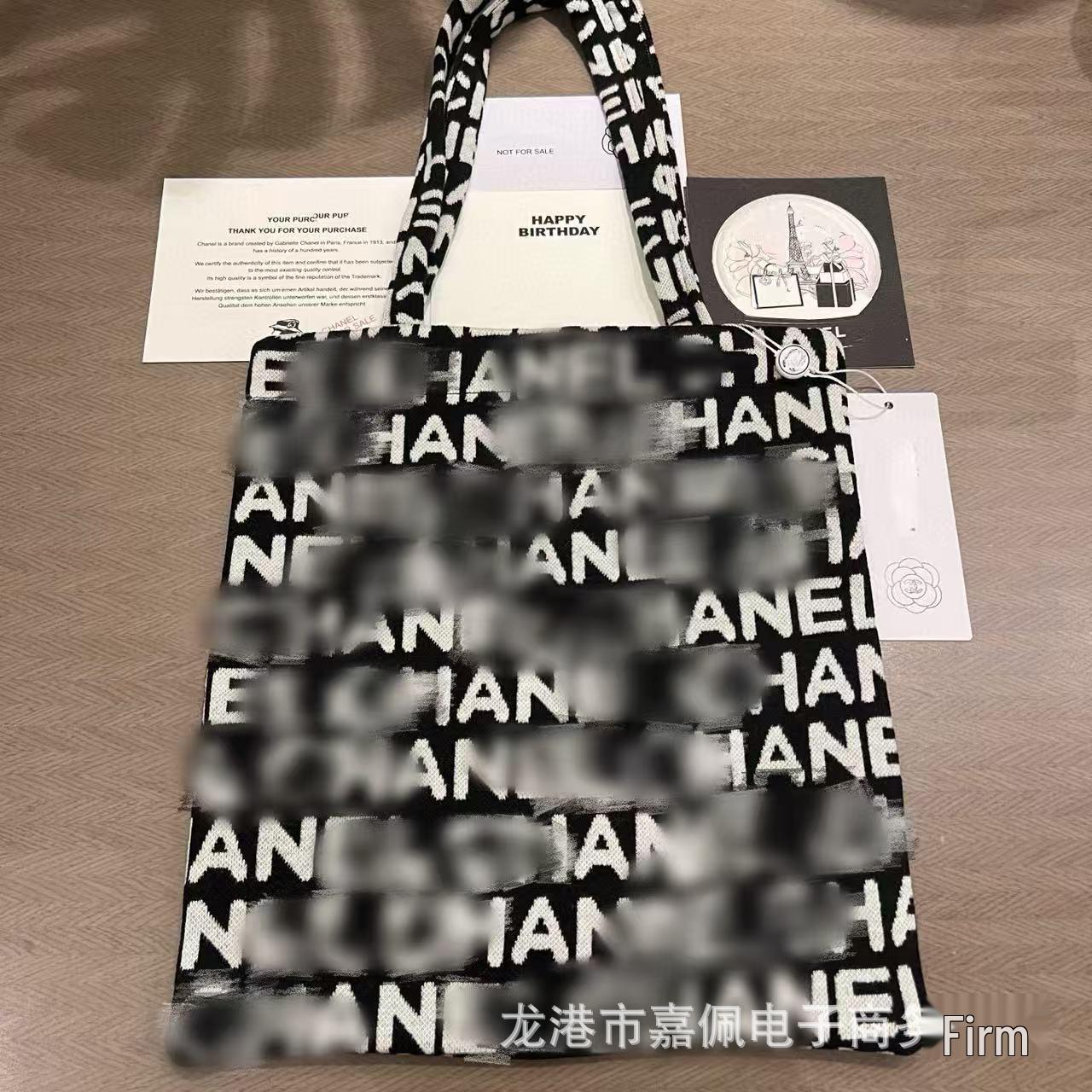 

Сумка-кошелек Commuter Canvas с тиснением Camellia для iPad 28x30cm