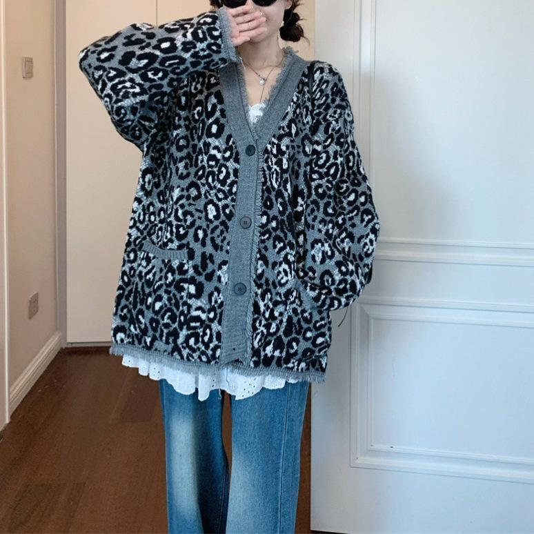 

Леопардовый принт контрастного цвета V-образный вырез повседневный свитер-куртка женский осенний свободный большого размера в американском студенческом стиле ленивый кардиган с длинными рукавами 412-224 (average size) серый
