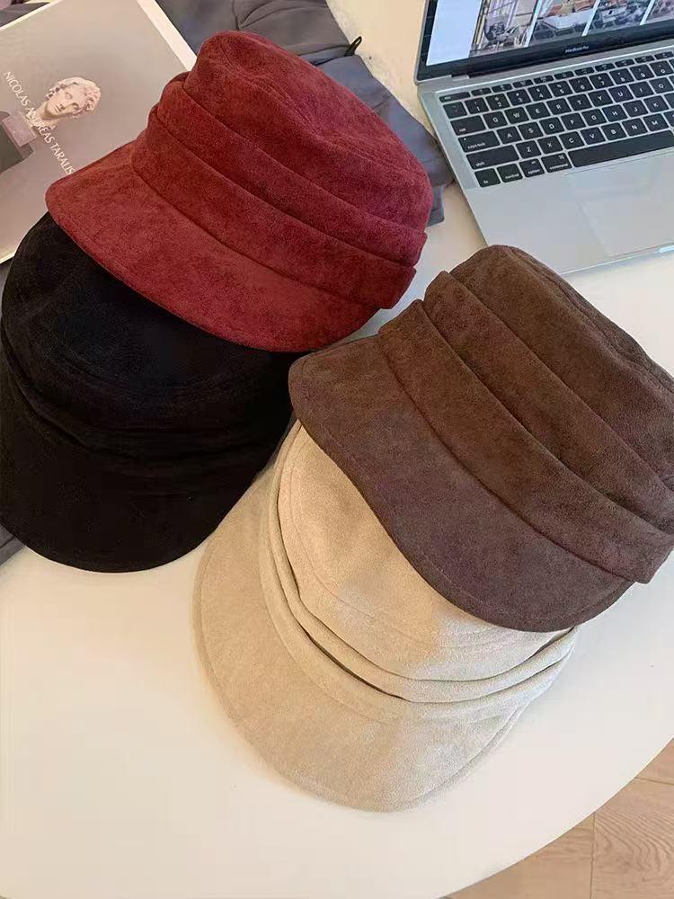 British Suede Equestrian Beret: Retro Flat Top Painter Hat for Autumn & Winter