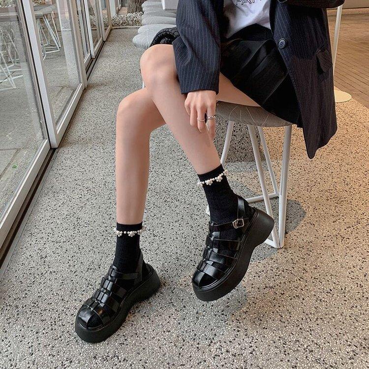 

Thick-soled woven hollowed-out Roman sandals women s summer new retro flat-soled one-word buckle with bag head sandals 35 чёрный