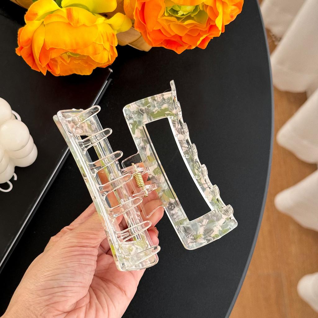 Stylish Acrylic Hair Clip For Fashionable Updos And Versatile Ponytails In Floral Patterns