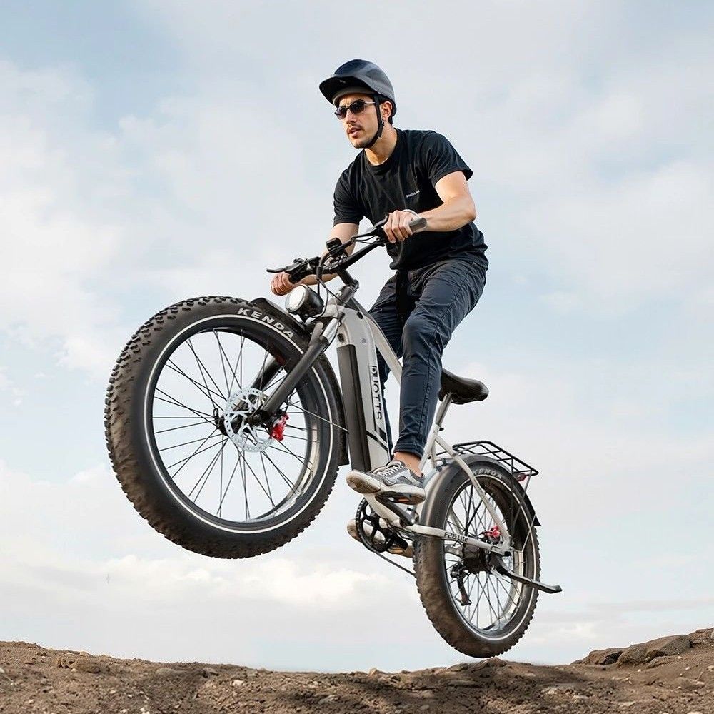 Bicicletta elettrica Duotts F26 Lite, motore 500W, batteria 48V 18AH, velocità massima 50 km/h, autonomia 90km, pneumatici 26x4.0 pollici