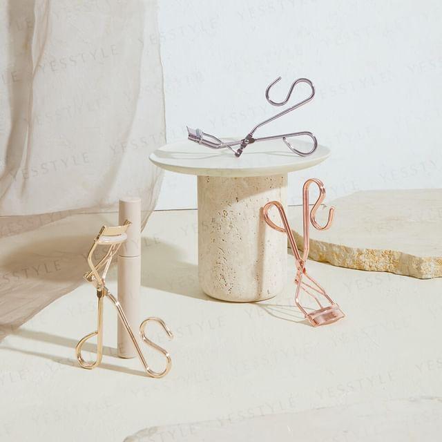 KAI - Ring Eyelash Curler By Givglow Purple Gold 22.5