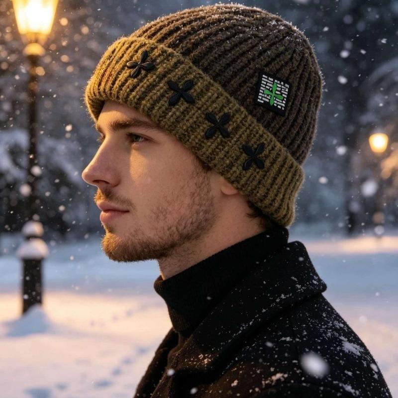 Y2K Men and Women Winter Knit Beanie Thickened Warm Black Four Leaf Decor Patch Label, Warm Mixed YarnStreetwear Cuffed Skull Ha