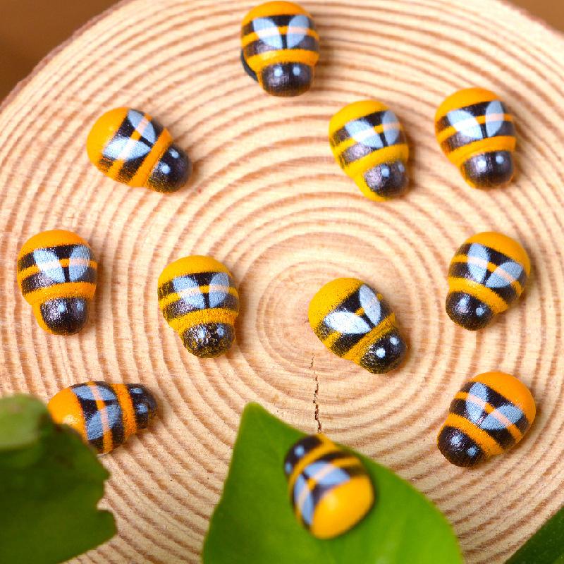 50/100Pcs Mini Wooden Bee Self-Adhesive Sticker Children Painted Diy Crafts Fairy Garden Figurine Miniature Home Decor