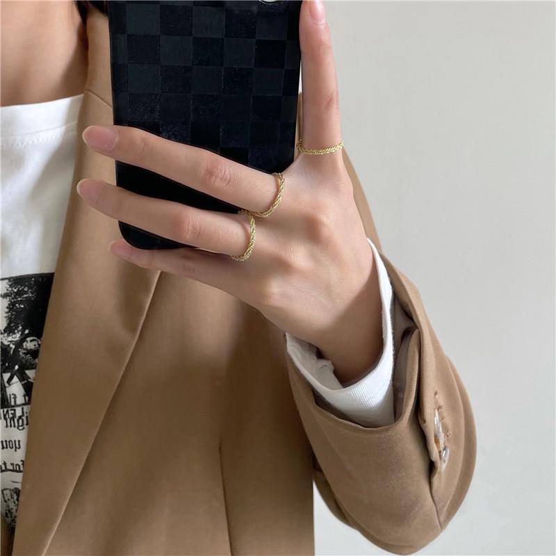 Elegant Minimalist Light Luxury Ring - Iridescent Band for Women