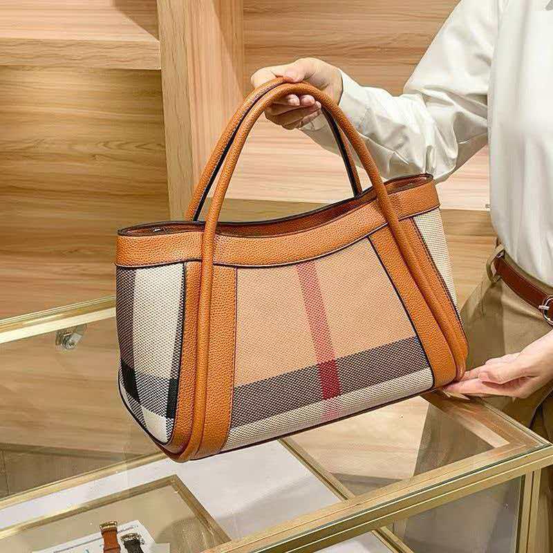 "2023 Women's Genuine Leather Plaid Shell Handbag - Versatile, Large Capacity, Shoulder & Messenger Bag"