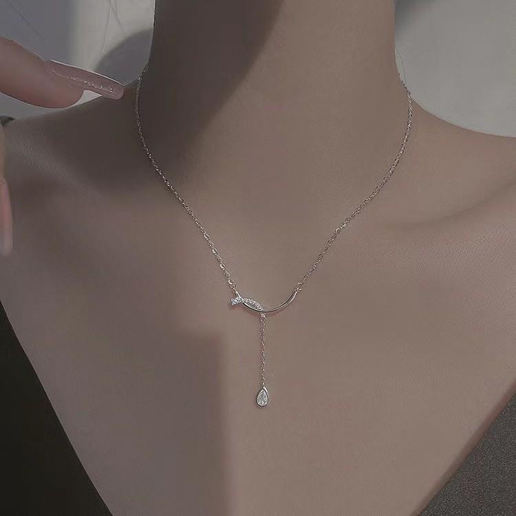 Temperament Water Drop Necklace Women'S Light Luxury Niche Senior Design Sense Student Girlfriend Tassel Clavicle Chain