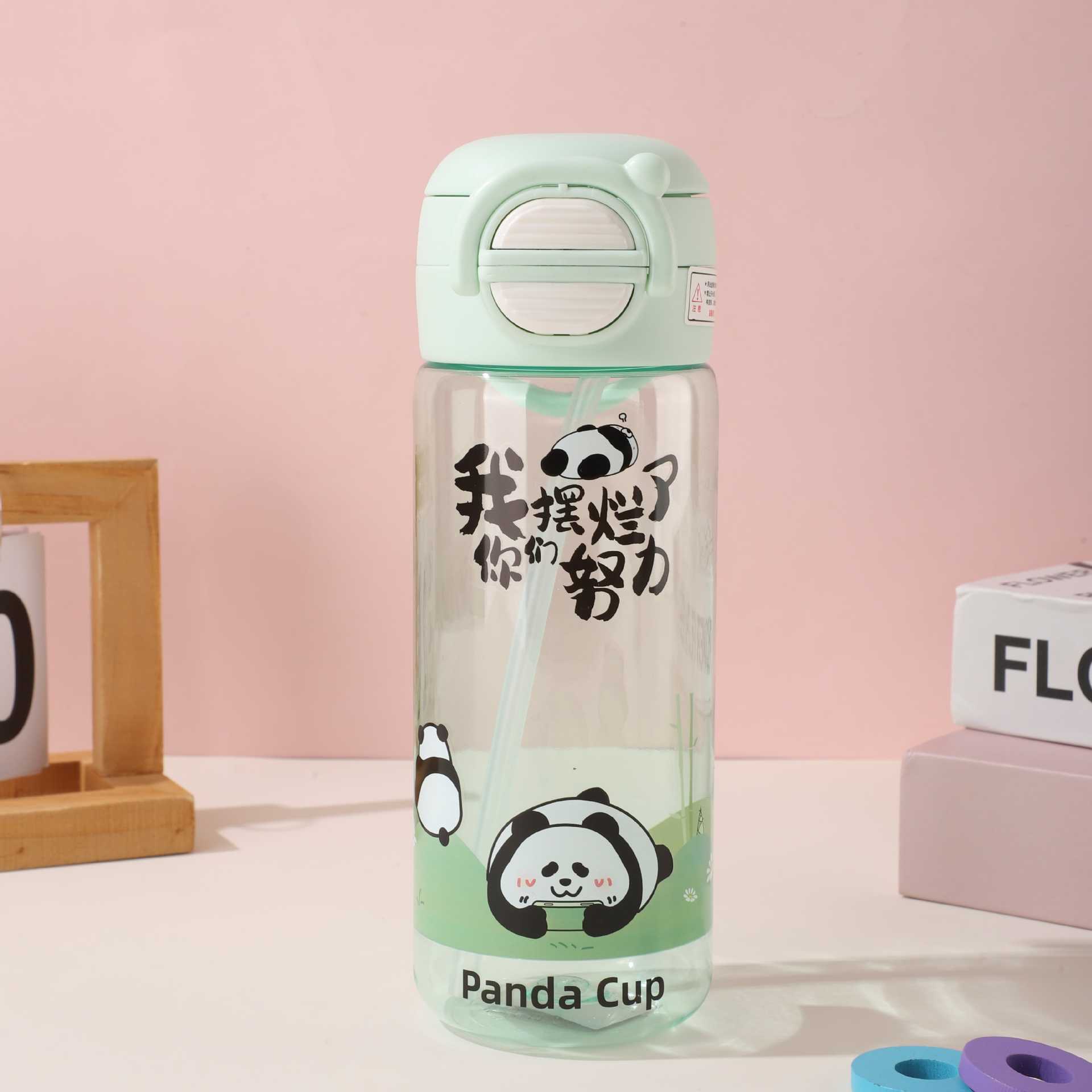 

Children s portable straw cup lock elastic cover water cup high value handle plastic cup 600ml зелений