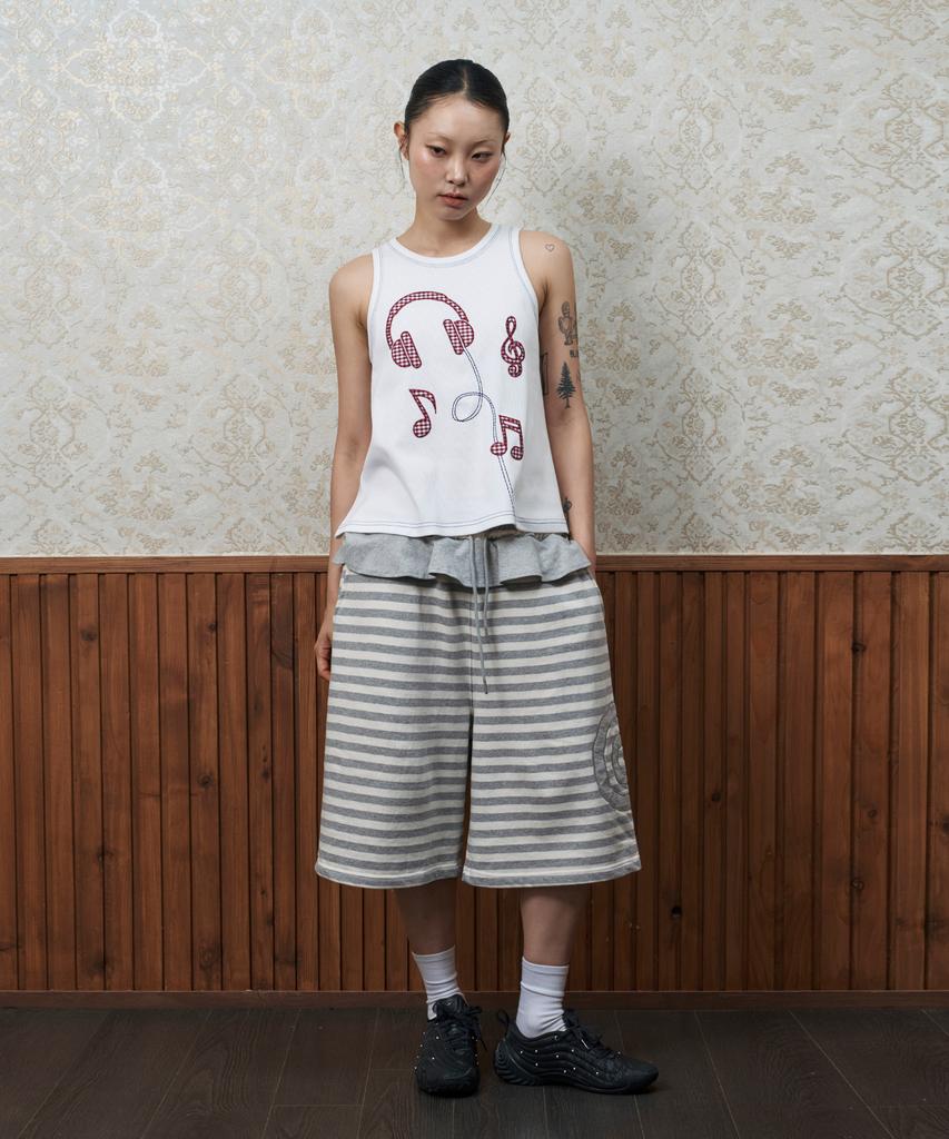 Lujeoseukeulleob [Jamaehwa] Frill Layered Striped Bermuda Sweatpants Gray