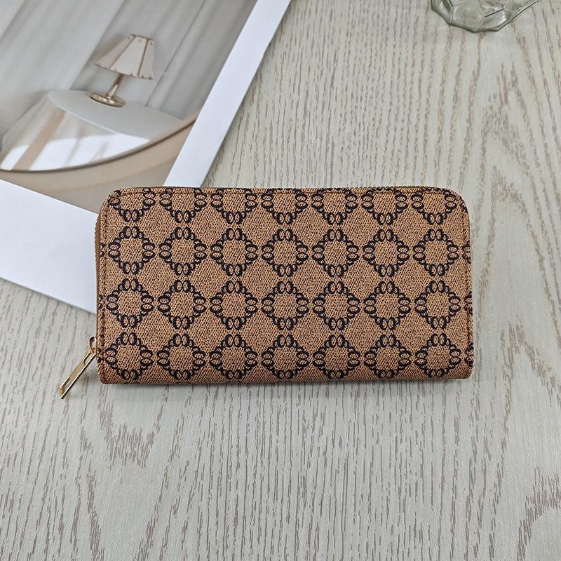 Vintage European & American Women's Long Wallet with Multi-Card Slots and Large Zippered Storage