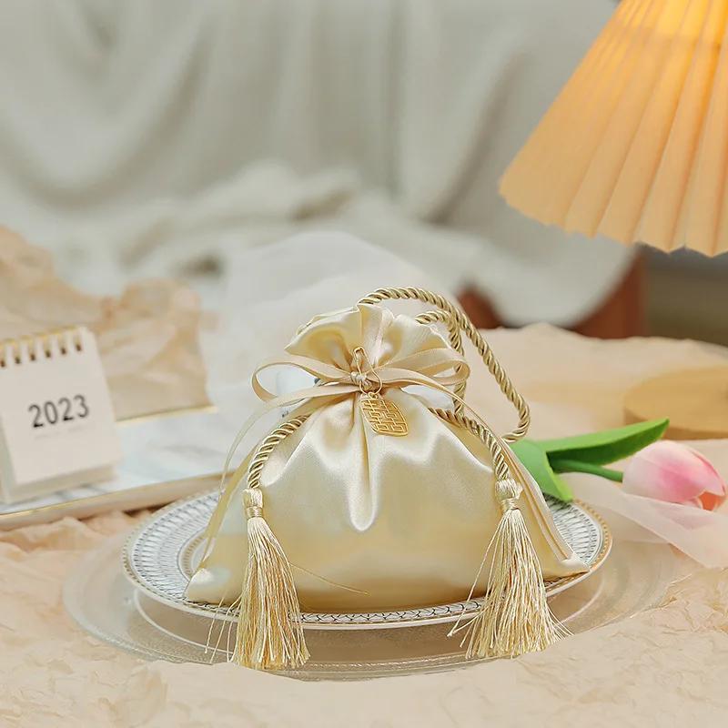 

Velvet Wedding Candy Bag with Tassel Drawstring Design Reusable Gift Packing Pouch for Birthday Party Favors Storage Supplies Other