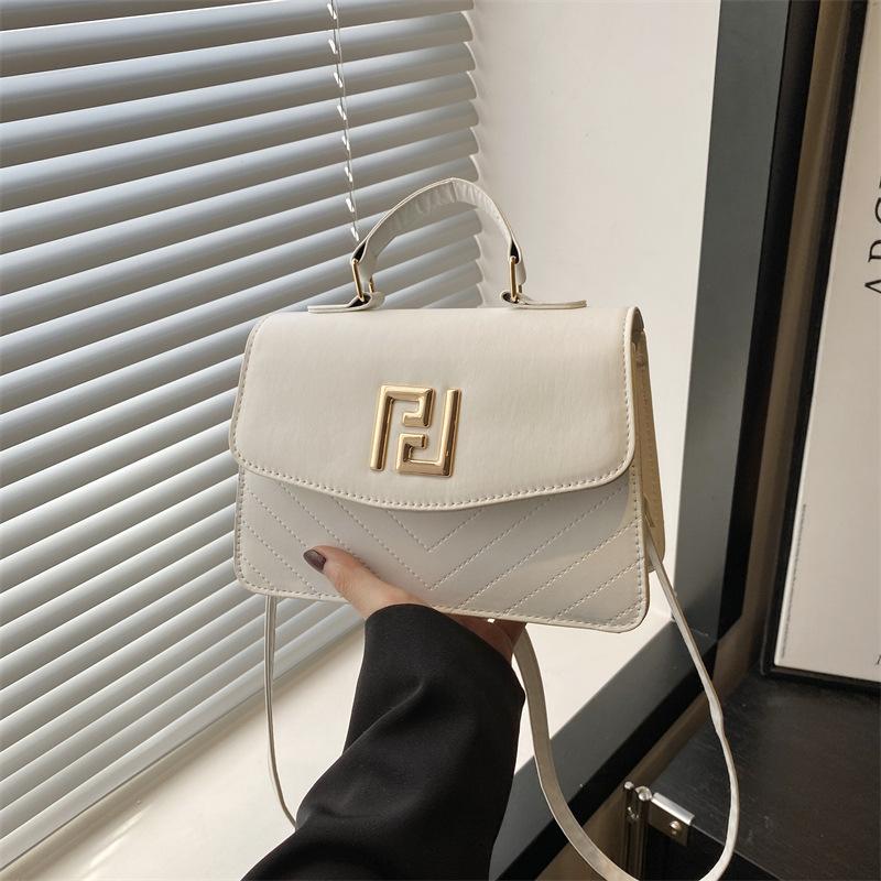 Simple and fashionable messenger bag New women's bag Solid color shoulder bag Niche versatile high-end portable small square bag