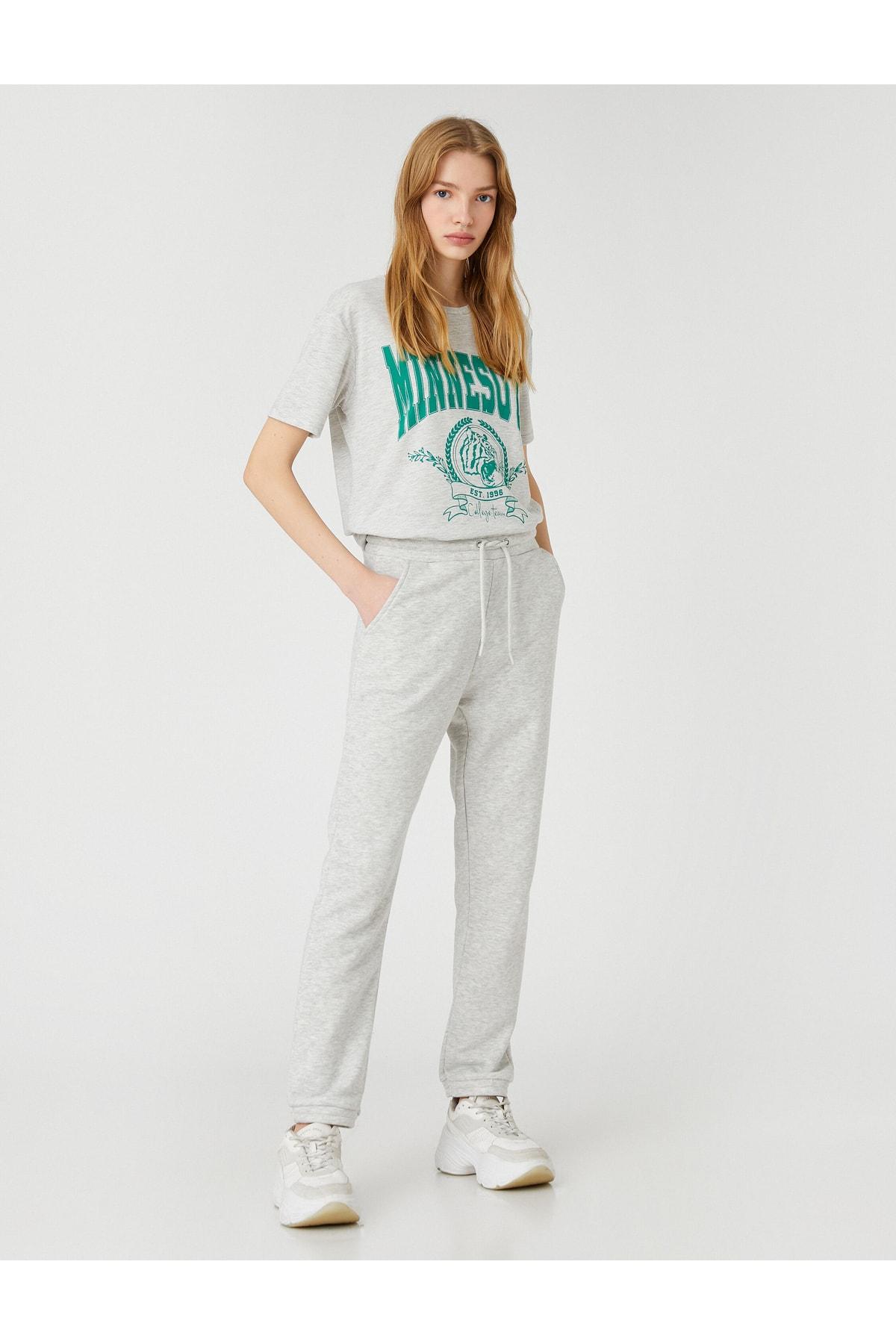 

Футболка - Серая - Классический крой..