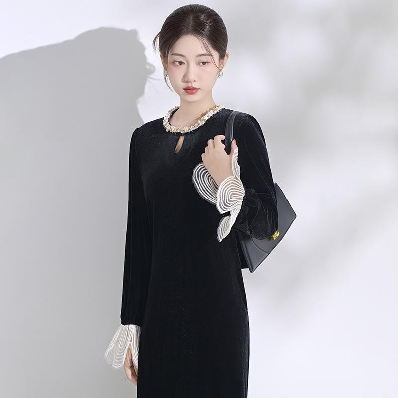 2026 Stylish Long-Sleeve Dress with Slimming Mid-Length Skirt and Chic Print for Moms