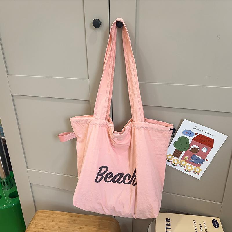 Tasche Damen Alphabet Bedruckte Nylon Schultertasche Lässig Vielseitig Tragbar Kordelzug Große Kapazität Tragetasche