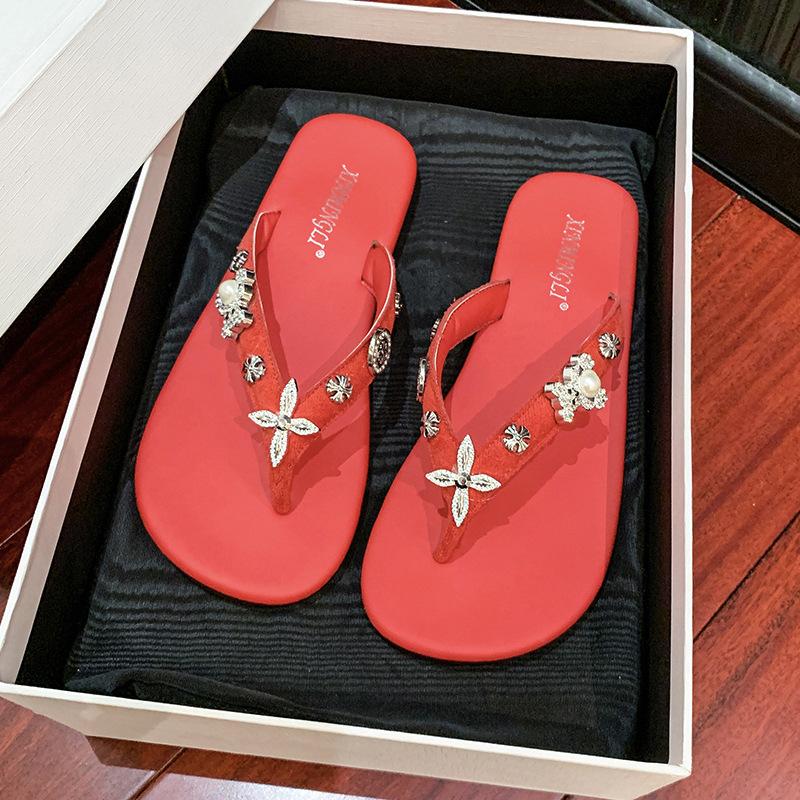 

Изысканные модные шлепанцы с плоской подошвой и стразами, женские летние новые шлепанцы, модные, для пляжного отдыха, ветрозащитные, пляжные, крутые шлепанцы 40 красный
