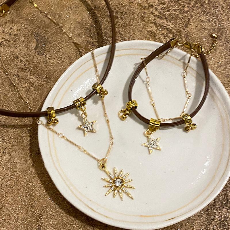 Fashion Sun Star Zircon Necklace for Women Vintage Leather Choker Necklace Double Layered Star Pendant Jewelry Adjustable Chain