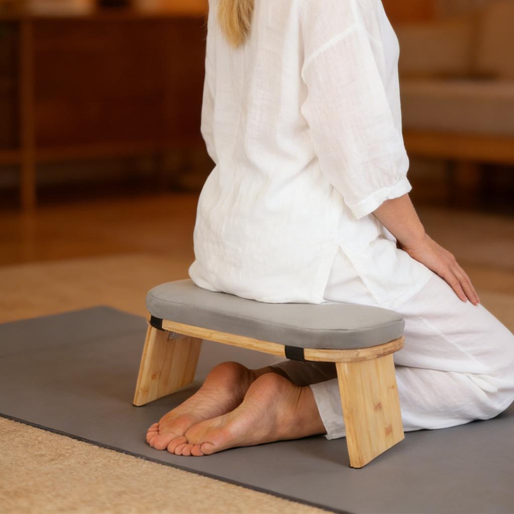 Skládací meditační lavice, Moderní klekací stolička pro všímavost a relaxaci, Ergonomický design s náklonem 5° dopředu