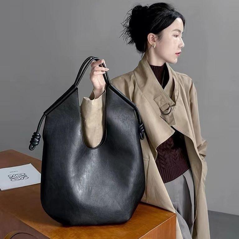 Niche bag minimalist tote high sense 2025 summer new large-capacity commuting shoulder armpit big bag