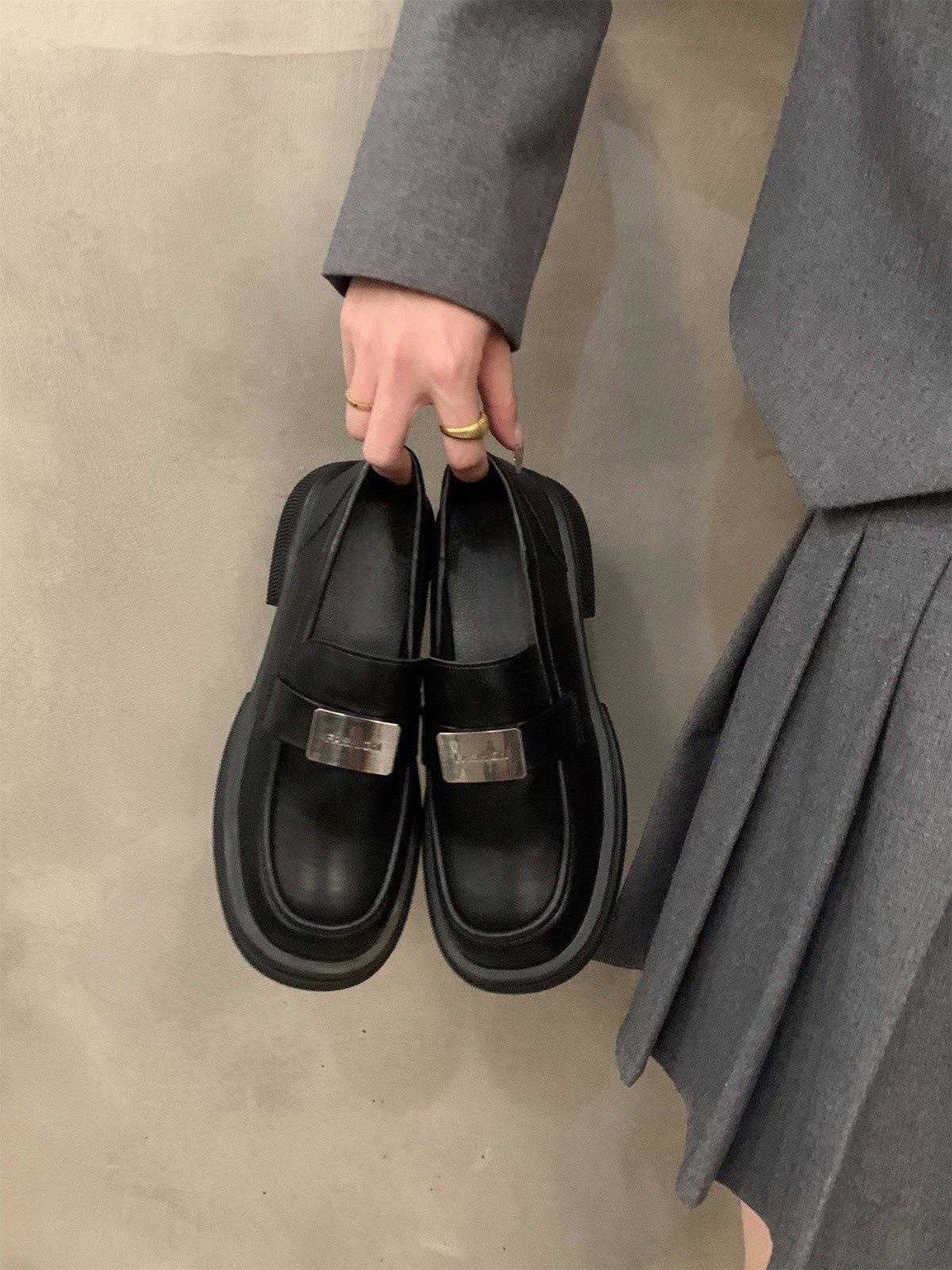 

Универсальные черные туфли-лоферы на платформе, женские туфли, новинка сезона весна-осень 2024 года, однопедальные туфли в британском стиле из кожи 39 матовый черный