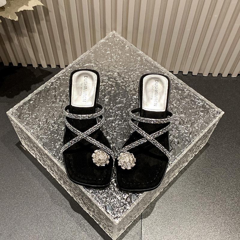 

Silver rhinestone toe slippers women s outer wear 2025 new summer skirt low-heeled evening breeze French sandals 40 чорний