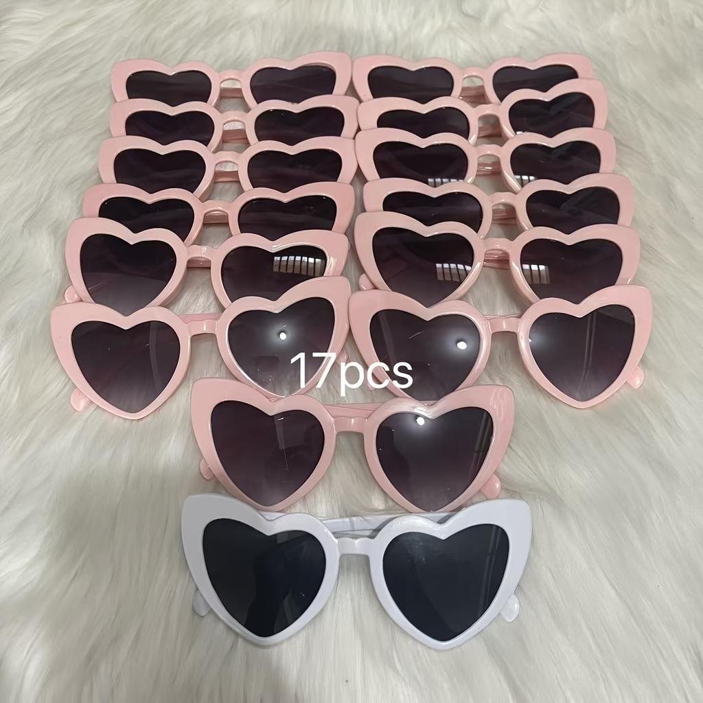 17 Piece Set of Women's Heart-shaped Glasses Essential for Brides and Bridesmaids The Best Gift