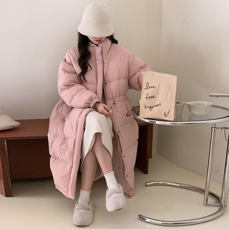 

Дондэмун женский пуховик длиной до колена, большое стеганое пальто, зимний 2025, утолщенный, с кулиской на талии, куртка-хлеб one size fits all розовый