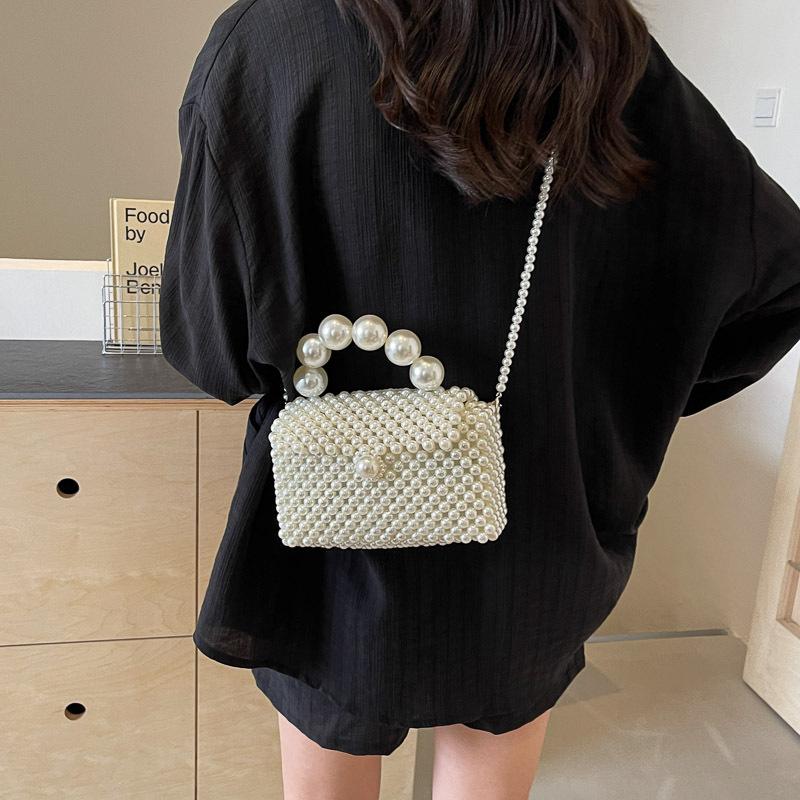Borsa a tracolla piccola in perle tessuta a mano alla moda versatile mini borsa quadrata squisita portatile con catena di perle borsa da donna
