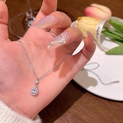 Elegant Korean Zircon Teardrop Necklace - Shiny, Versatile, High-End Clavicle Design for Women