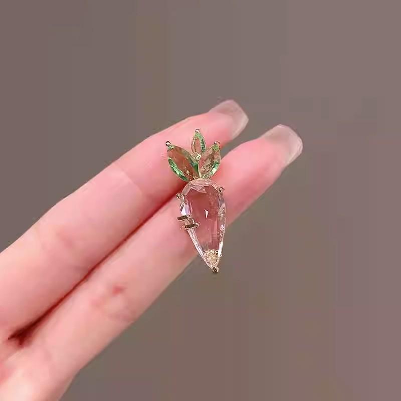 Elegant Pink Crystal Carrot Brooch for Women - Unique, Simple Design with Anti-Exposure Shirt Collar Buckle.