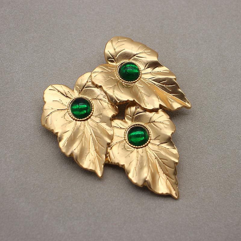 Medieval Jewelry Matte Real Gold Electroplating Brooch Earrings Set Qingdao Design Light Luxury High-End Earrings