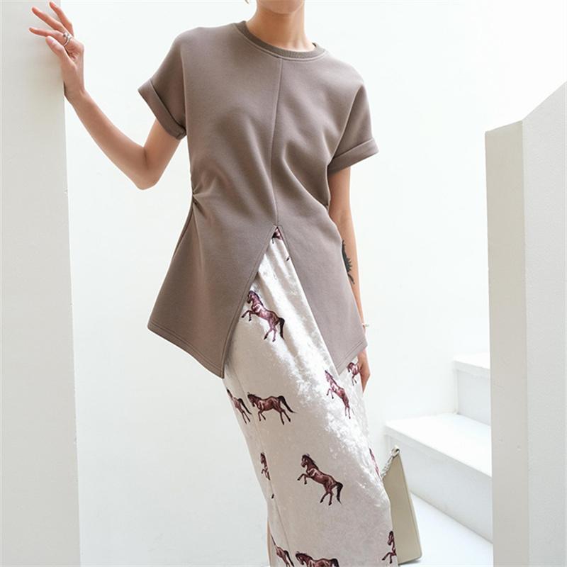 2022 summer Solid simple Elegant Ladies Tops Fashion Harajuku Dovetail Split Design Short Sleeve Tshirts Women O-neck Folds Slim