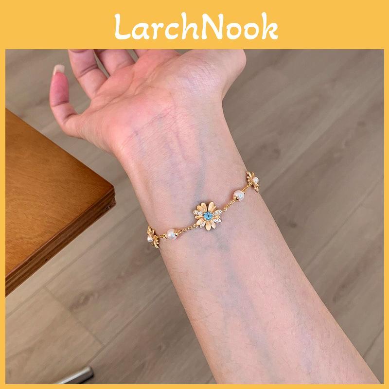 Vintage Style Gold Plated Flower Wristlet With Zircon Stones For Women Accessories