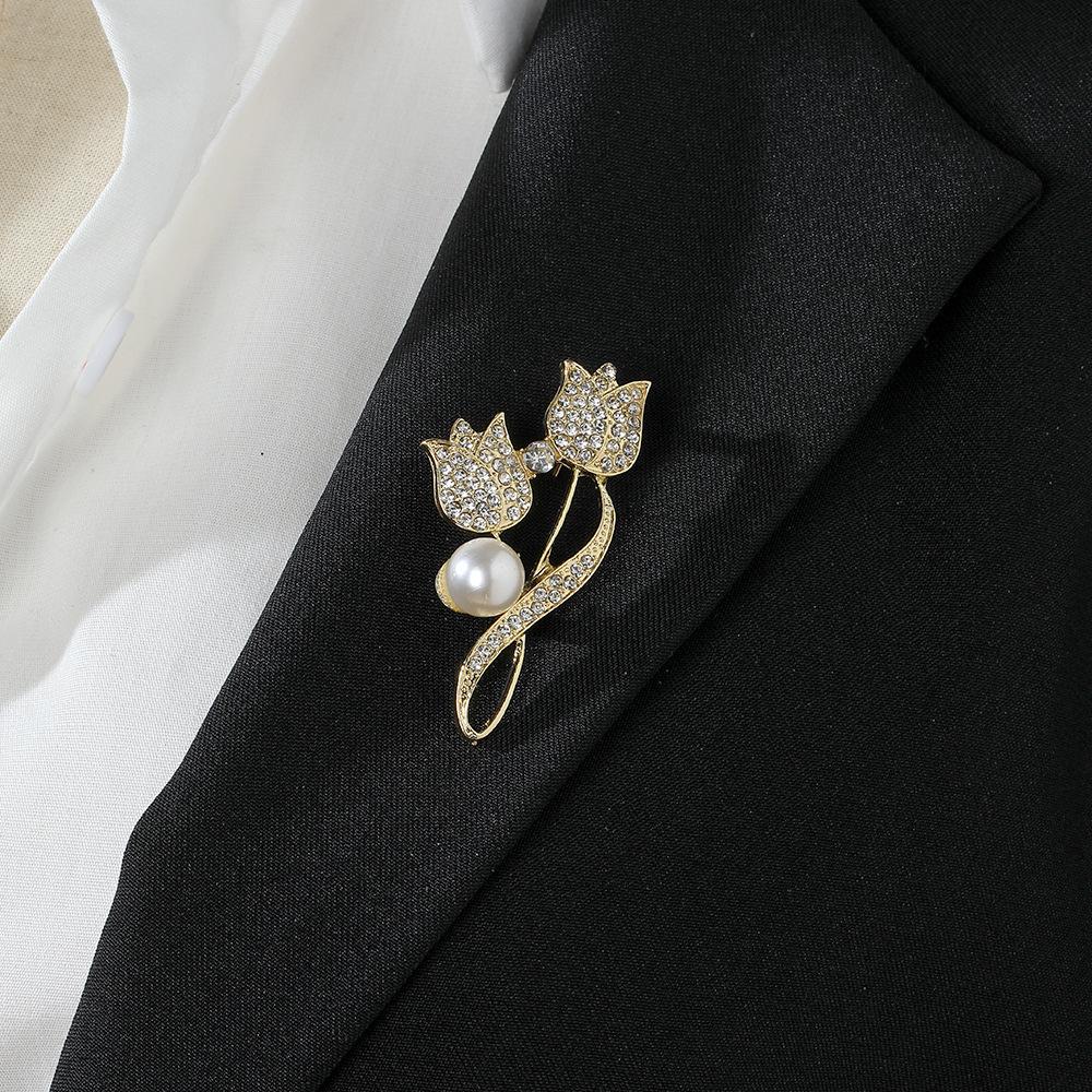 Elegant Inlaid Diamond Tulip Pearl Brooch for Women - Luxurious Suit and Coat Accessory